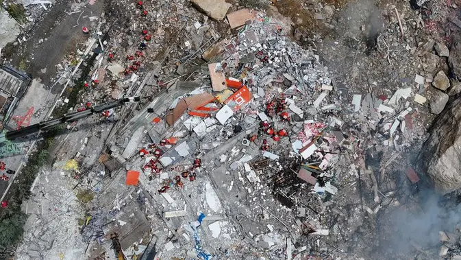 Tanah Longsor di China Timbun Permukiman Warga, 10 Orang Selamat