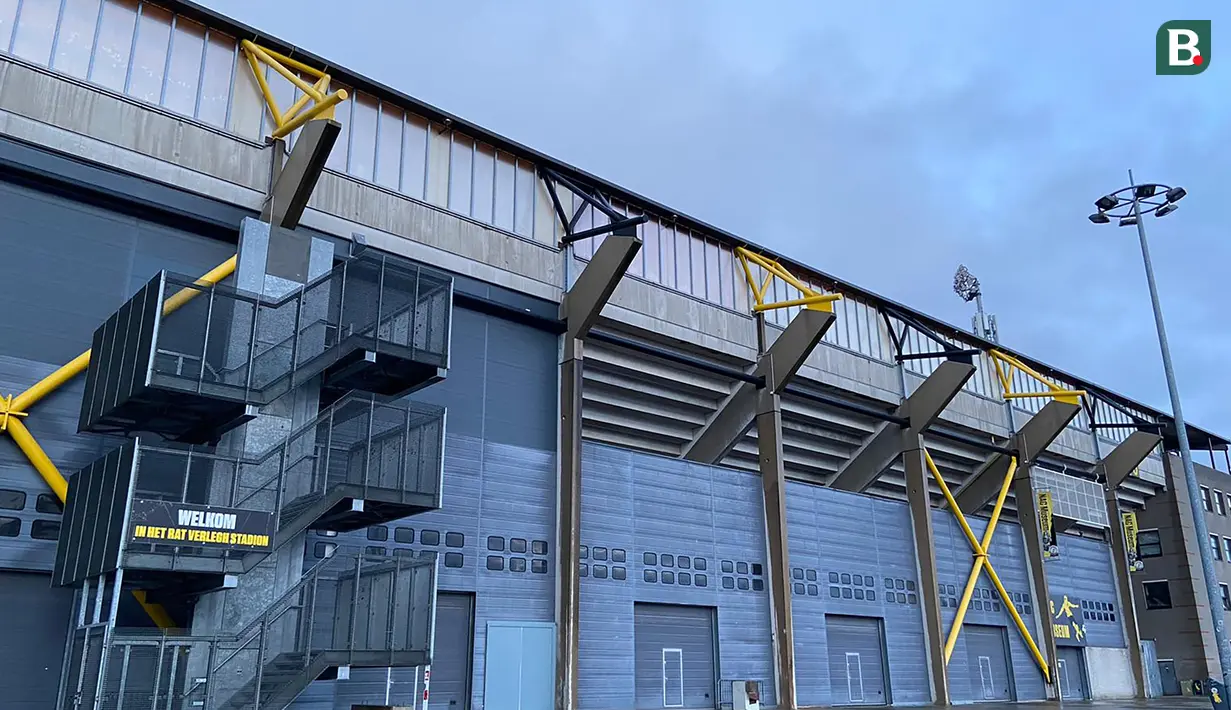 Rat Verlegh Stadion. Berkunjung ke stadion Rat Verlegh, kandang NAC Breda pada Minggu (17/1/2021) tatkala NAC bersiap tandang ke Jong PSV di Eerste Divisie. Sama sekali tidak ada aktivitas ditemui di sana. (Bola.com/Tito Sianipar)