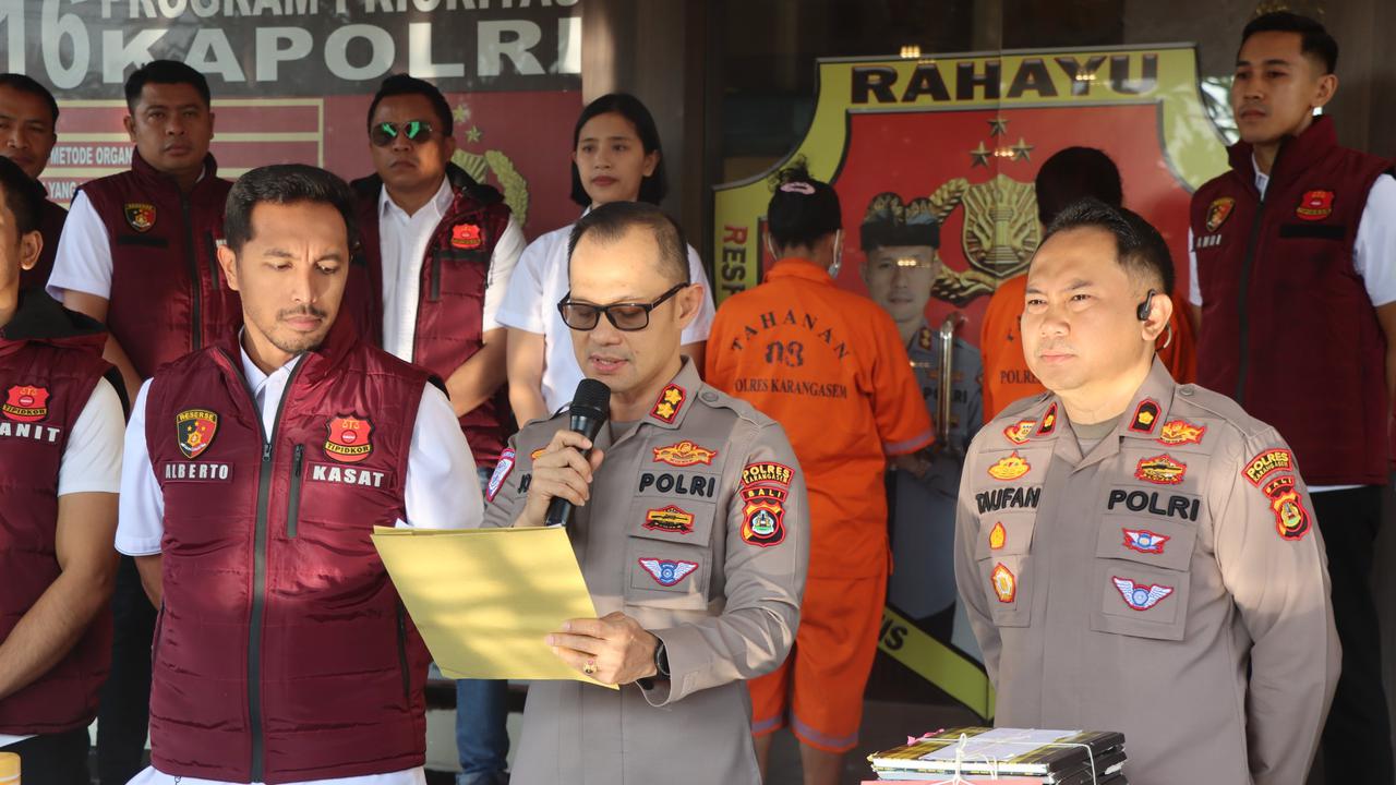 Polisi menetapkan dua perempuan sebagai tersangka korupsi LPD dengan kerugian negara Rp20 miliar