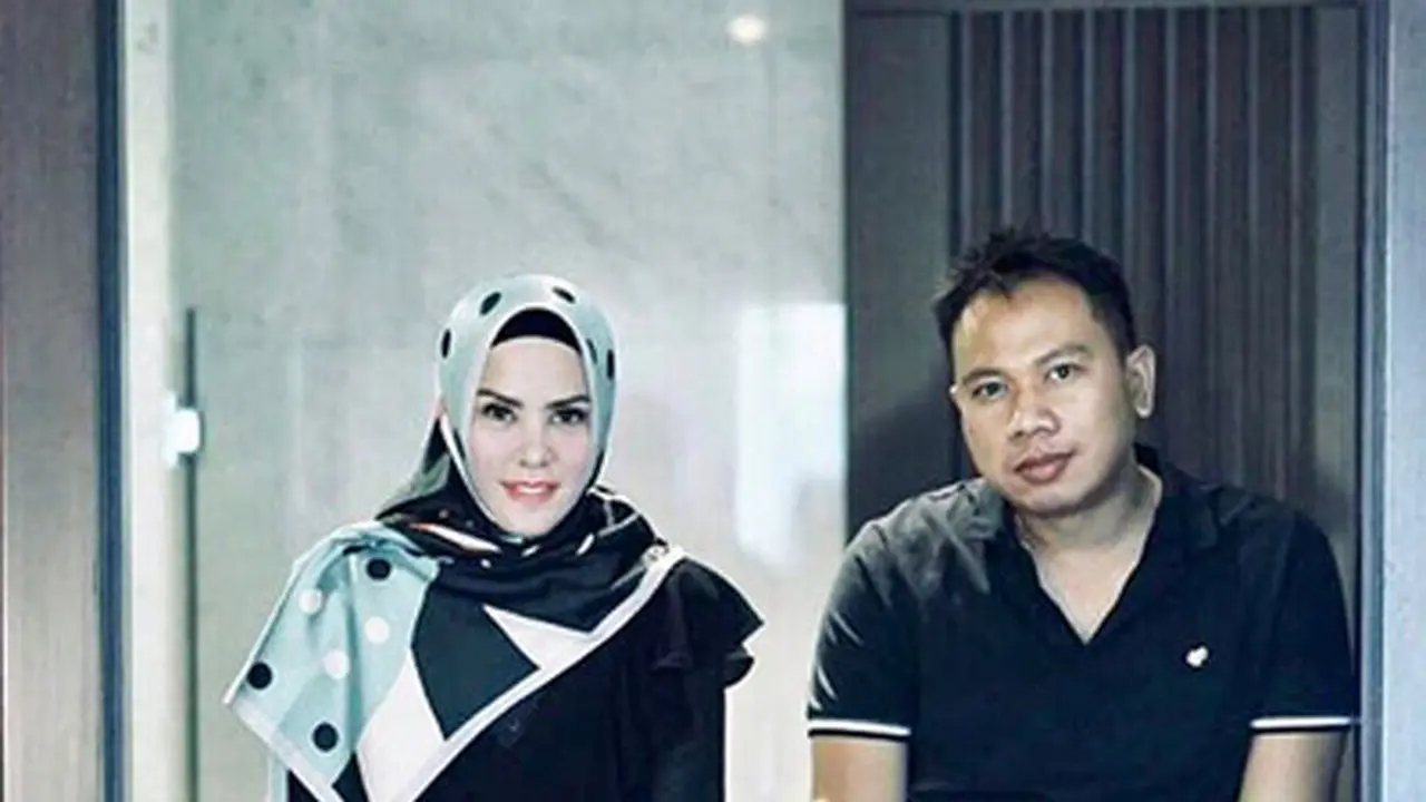 [Bintang] Angel Lelga dan Vicky Prasetyo