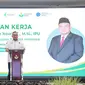 Wamenaker mengunjungi dan memberikan arahan kepada pekerja PT Petrokimia di Gresik, Jawa Timur, Senin (5/2/2023).