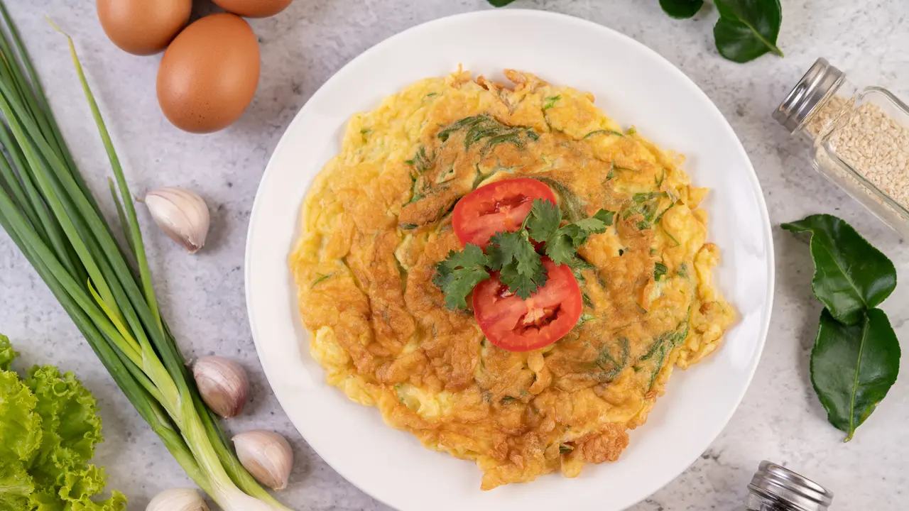 Cara Membuat Omelet Mie di Magic Com: Resep Praktis untuk Sahur atau Buka Puasa