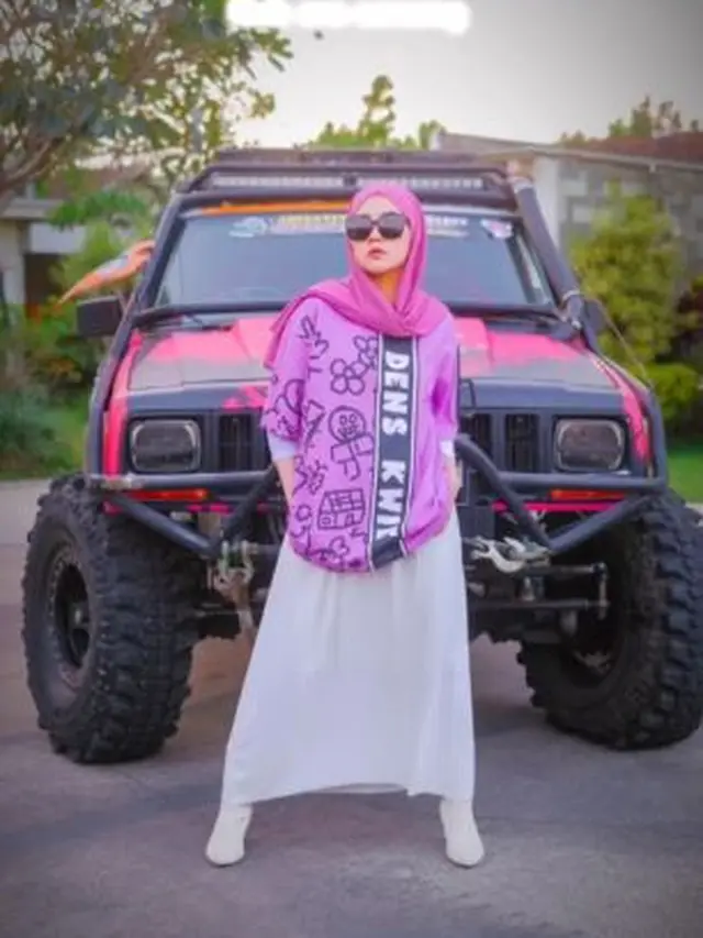 6 Potret Terbaru Bu Dendy yang Viral Sawer Pelakor, Disebut Makin Glowing dan Tajir