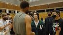 Stephen Curry dan Suga BTS. (Foto: Tangkapan Layar YouTube/ Golden State Warriors)
