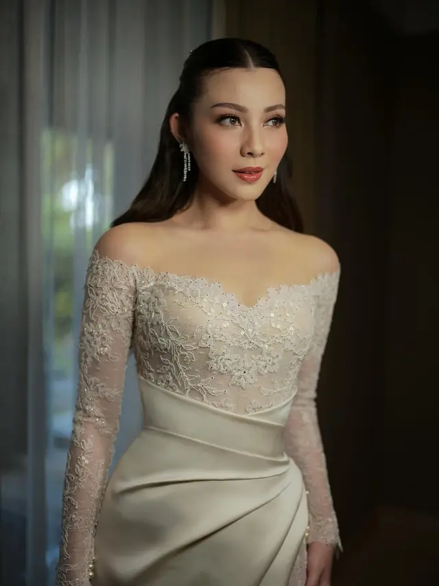 Detail Busana Pengantin Haviza Devi Anjani di Malam Resepsi, Ada Bordir Penuh Makna pada Veil