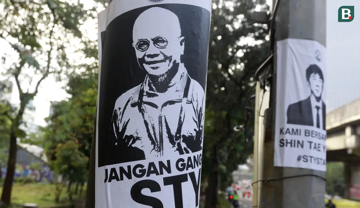Seruan Harunaout tak hanya viral di jagat maya tapi juga mulai bertebaran di jalanan termasuk di kawasan Kasablanka Jakarta, Senin (24/01/2022).. (Bola.com/M Iqbal Ichsan)