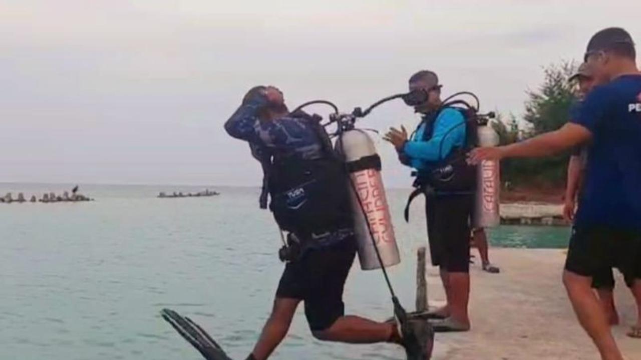 Aksi Heroik Polisi Selamatkan Ponsel Wisatawan di Pulau Pari
