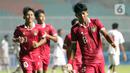 Pemain depan Timnas U-17 Indonesia, Arkhan Kaka Putra (kanan) merayakan gol keduanya ke gawang timnas Uni Emirat Arab pada laga Kualifikasi Grup C Piala Asia U-17 2023 di Stadion Pakansari, Kab. Bogor, Jawa Barat, Rabu (5/10/2022). Laga kedua tim berlangsung sengit dan berakhir untuk keunggulan Timnas U-17 Indonesia dengan skor 3-2. (Liputan6.com/Helmi Fithriansyah)