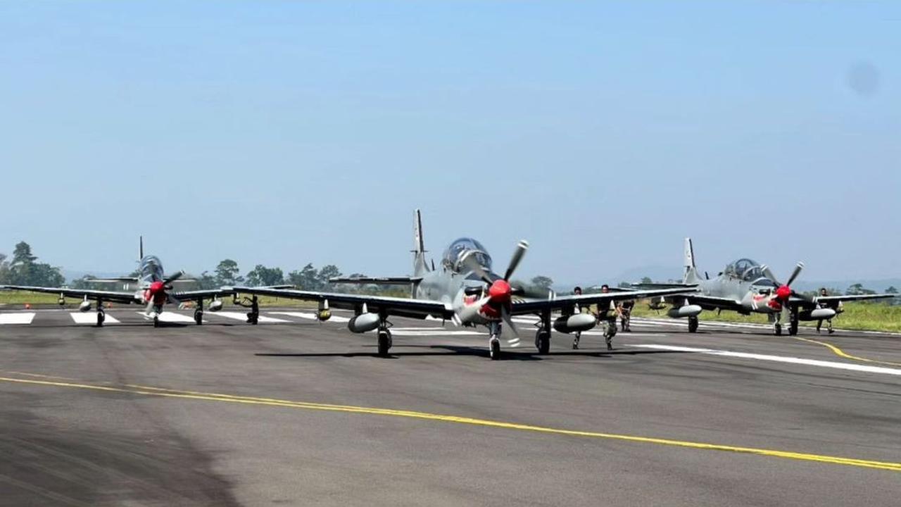 Sebelum hilang kontak dan jatuh di Pasuran, pesawat tempur kebanggaan TNI Angkatan Udara ini juga melakukan berbagai misi operasi serta latihan. <br>