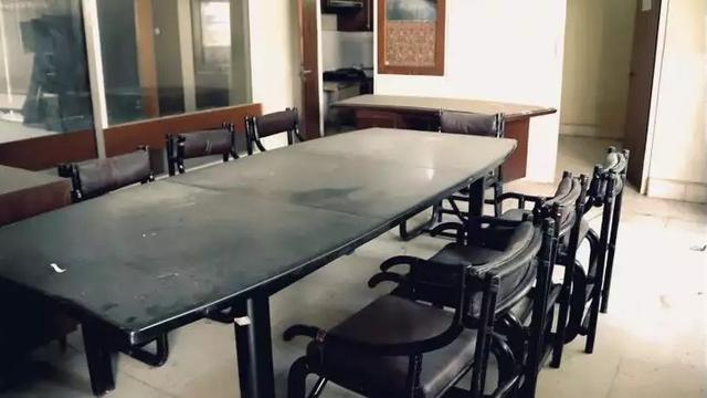 Dinding Lusuh dan Kursi Kayu Pernah Jadi Saksi, Begini Sudut Rumah Masa Kecil Ariel Noah sebelum Sesukses Sekarang