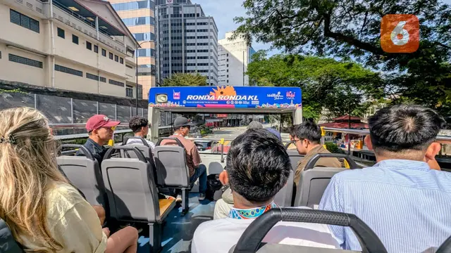 Ronda Ronda, Sensasi Keliling Kuala Lumpur Malaysia dengan Bus Atap Terbuka