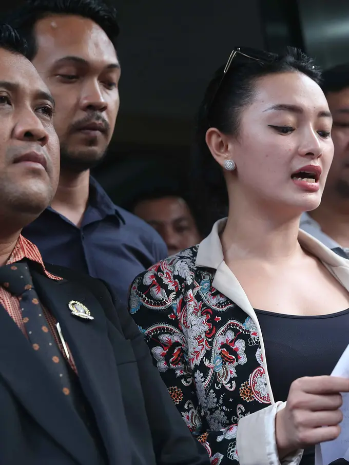 Zaskia Gotik dan kuasa hukum