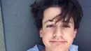 Biasanya Charlie Puth membiarkan warna rambutnya menjadi hitam. (instagram/charlieputh)