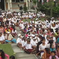 Inilah potret-potret kemeriahaan Hari Suci Saraswati yang telah dibagikan oleh masyarakat dunia maya. (Foto: home-smpn3selat.blogspot.co.id)