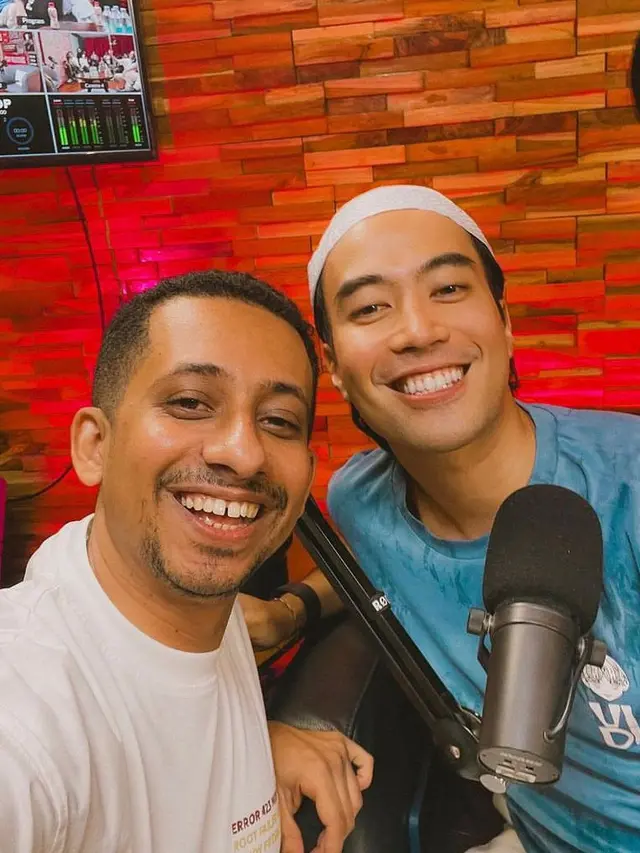 Vidi Aldiano dan Habib Ja'far berpose. (Dok. Foto Instagram @vidialdiano)