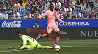 Penyerang Barcelona Ousmane Dembele gagal menjebol gawang Huesca (AP)