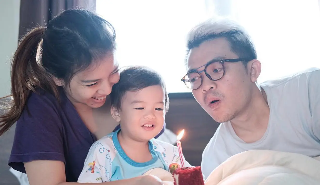 Sebuah kado ulang tahun didapatkan oleh Tya Ariesta dari sang suami. Tya yang tanggal 30 Maret kemarin merayakan ulang tahun ke-32 tahun mendapatkan kado berbeda dari biasanya pasangan. (Instagram/tya_ariestya)