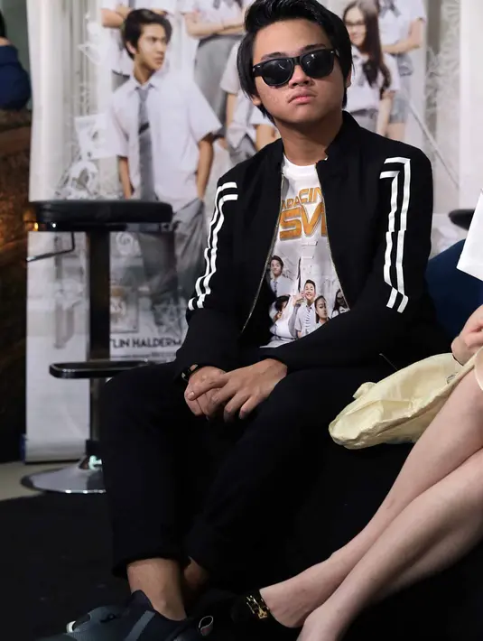 Film ini menceritakan kisah ketiga personel CJR, Alvaro Maldini Siregar (Aldi), Iqbaal Dhiafakhri Ramadhan (Iqbaal), dan Teuku Rizky Muhammad (Kiki). Rencananya tayang pada 6 Oktober mendatang. (Deki Prayoga/Bintang.com)