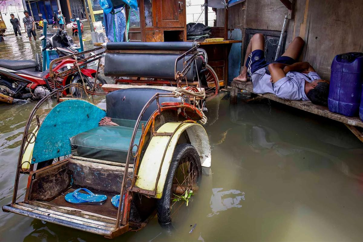 FOTO: Banjir Rob di Muara Baru Jakarta Utara