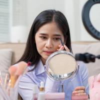 Alis Auto Cetar, Ini Rekomendasi Eyebrow Pomade Kekinian yang Lagi Viral