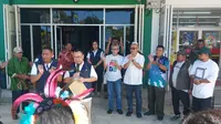 Co-captain Tim Pemenangan Nasional Anies Baswedan-Muhaimin Iskandar (Timnas AMIN) Sudirman Said menerima langsung deklarasi dukungan dari Relawan Pace Mace AMIN di Kantor DPW PKB Provinsi Papua Barat Daya, Kamis (28/12/2023). (Ist)