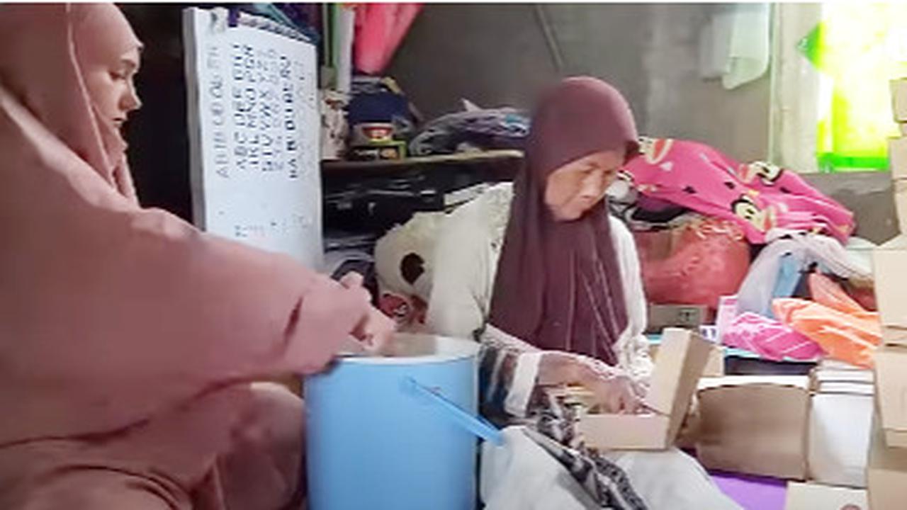 Siapkan Makanan, Bule Cantik Mualaf Asal Amerika Ikut Acara Maulid Nabi 'Islam Sangat Indah Saling Berbagi