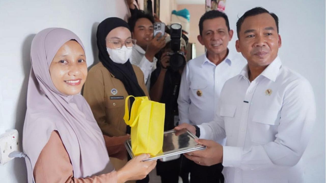 FOTO: Menteri Wihaji Tinjau Program Gizi dan Keluarga Sehat di Kepulauan Riau