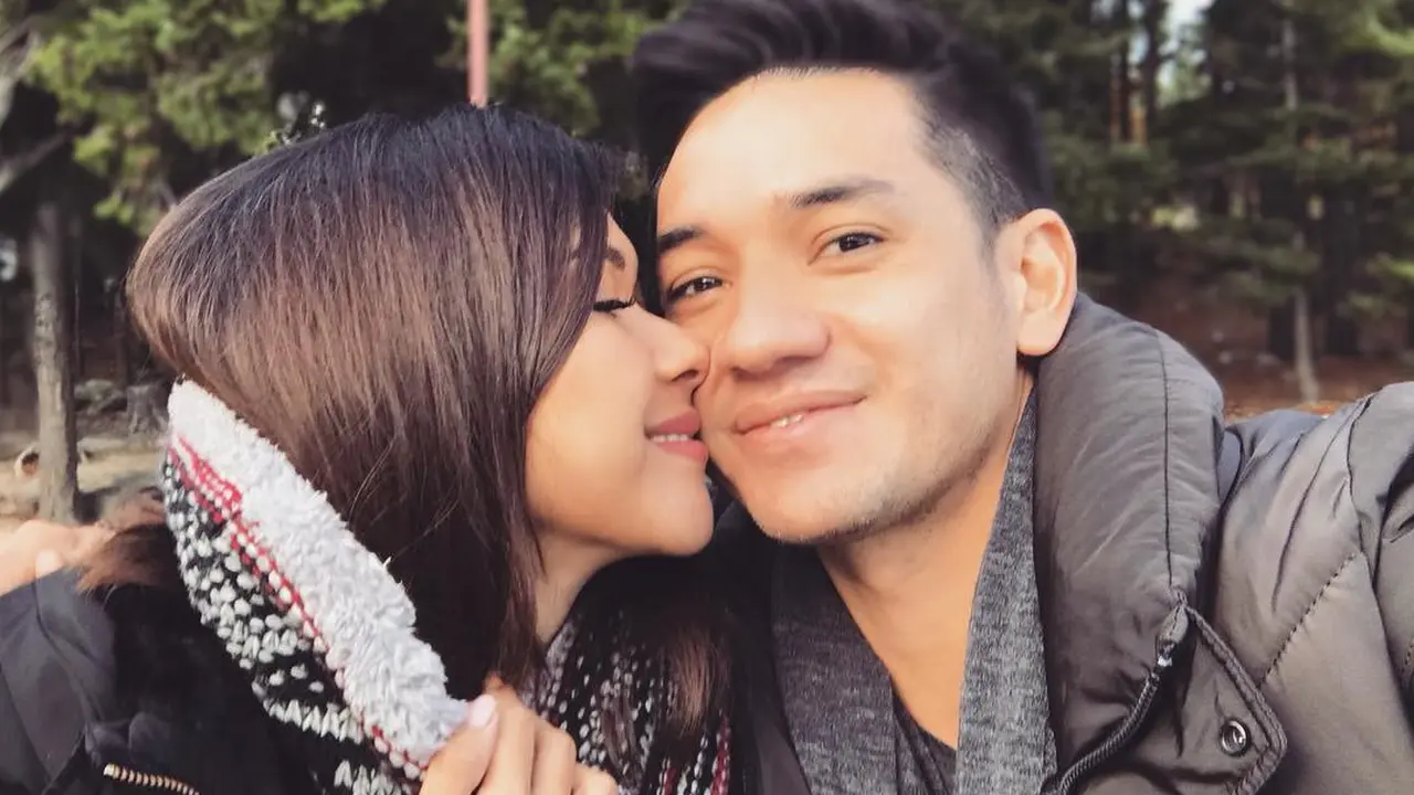 [Bintang] Nana Mirdad dan Andrew White