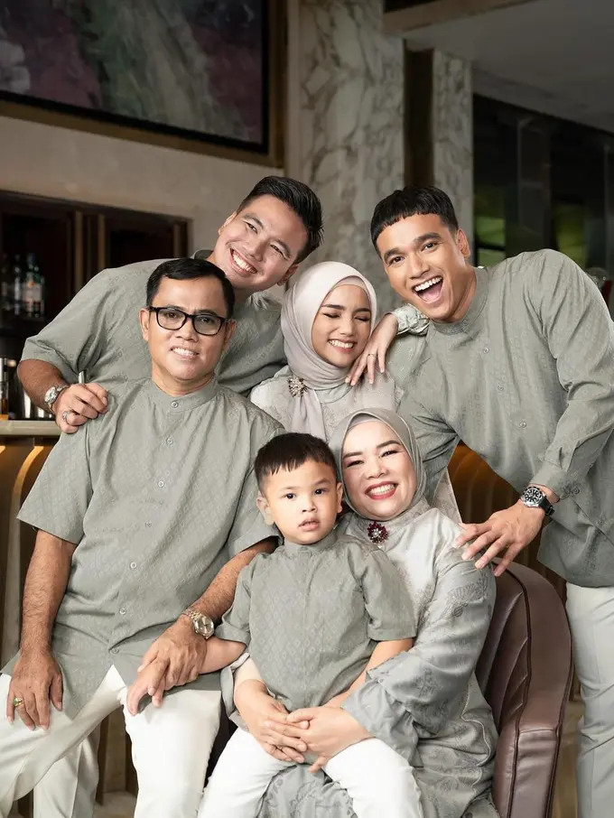 Baju Lebaran sarimbit