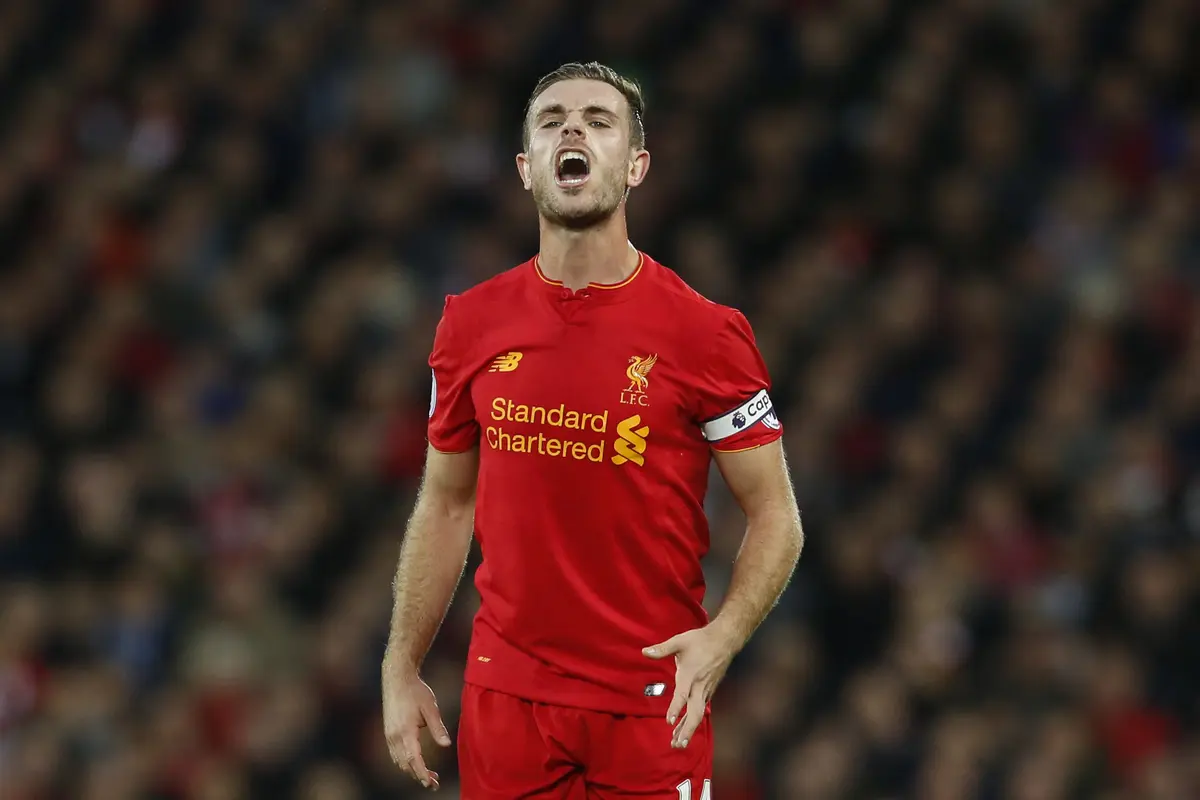 Kapten Liverpool Jordan Henderson (Reuters / Ed Sykes)