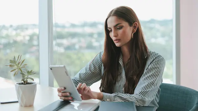 Mengelompokkan tugas agar waktu optimal