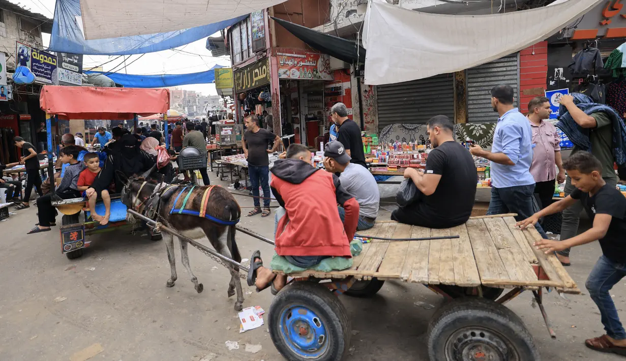 Israel memberlakukan pengepungan yang mencekik di Gaza sejak serangan berdarah Hamas dan penyanderaan warga di Israel selatan yang memicu perang. (Mahmud HAMS / AFP)