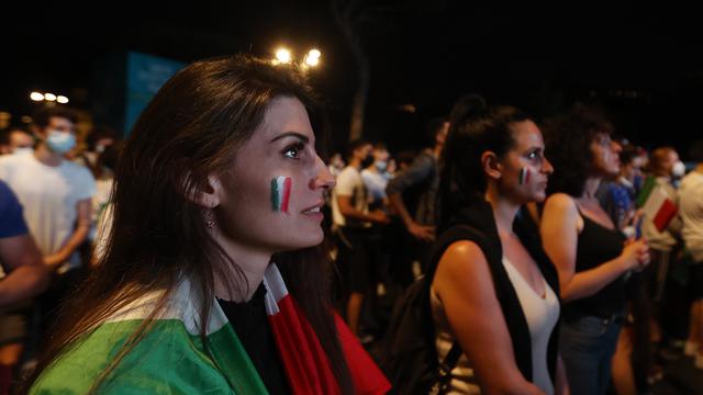 Foto Piala Eropa: Seger, Suporter Cantik Timnas Italia di Laga Perdana Euro 2020