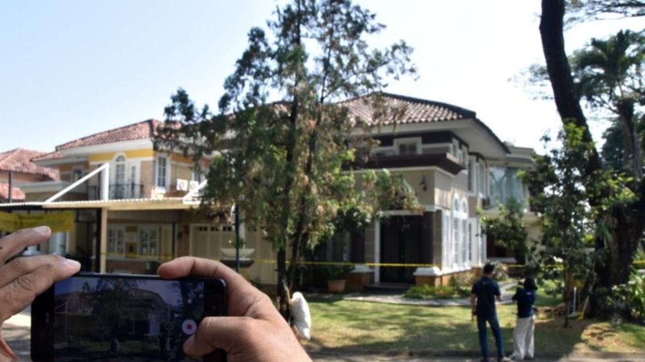 Polisi Respons Viral Foto Keluarga Jampidsus di Rumah Sentul