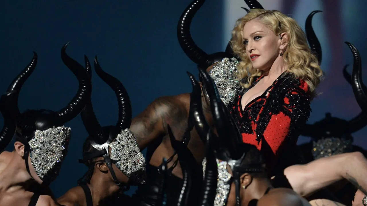 Heboh Foto Mesra Pria Arab-Yahudi di Instagram Madonna