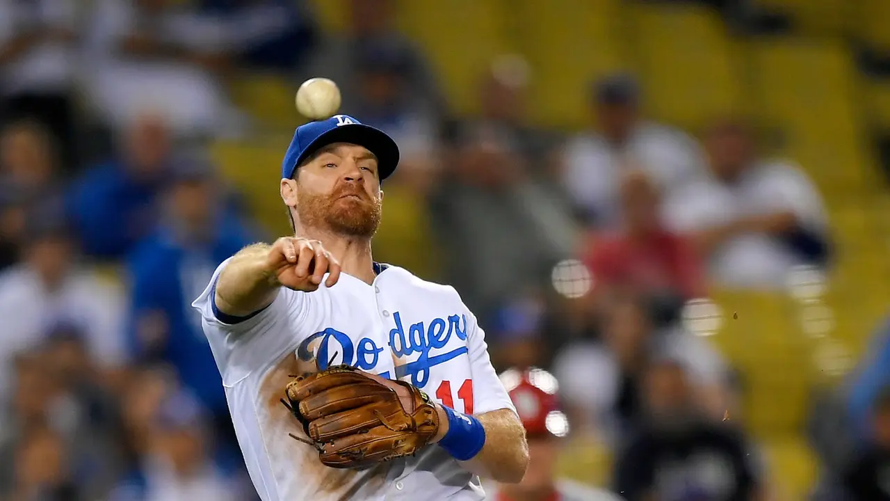 Ekspresi Pemain Baseball saat Melempar Bola