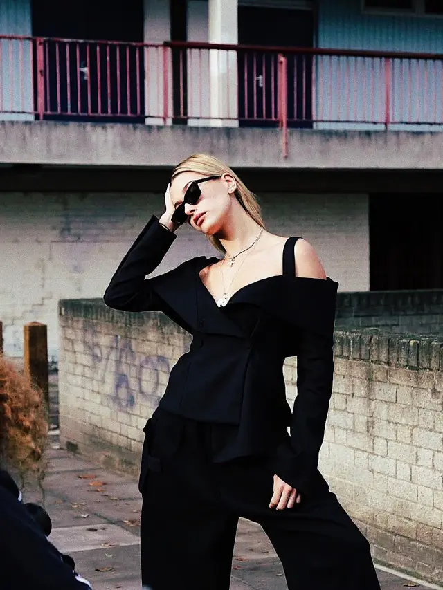 [Bintang] Hailey Baldwin