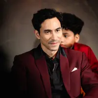 Darius Sinathrya dalam film Possession: Kerasukan (Dok. Falcon)