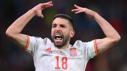 Jordi Alba belakangan ini absen bermain di Barcelona. Alba diketahui mengalami cedera Hamstring pada pertengahan September lalu. Hal tersebut menjadi faktor mengapa Luis Enrique  tak memanggilnya. (AFP/Pool/Laurence Griffiths)