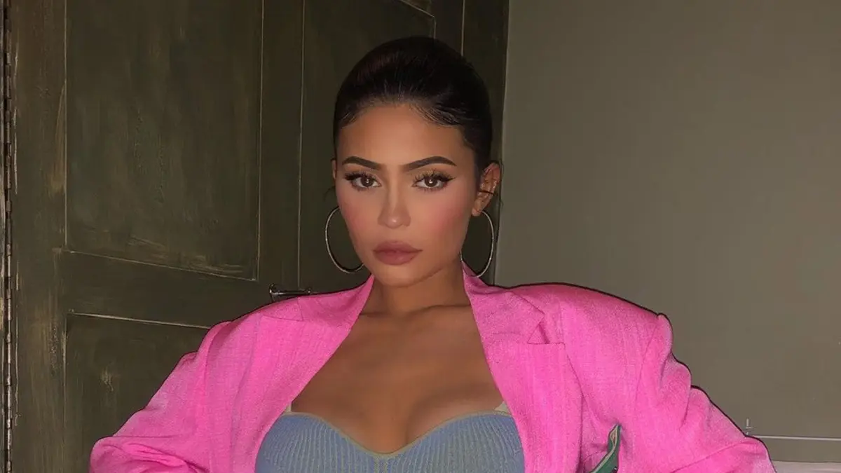 Kylie jenner pink blazer clearance