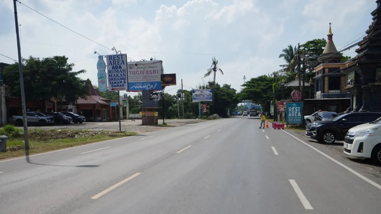 Perbaikan jalan nasional