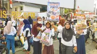 Bawa Alat Masak, Kaum Ibu di Lampung Demo Minta Program MBG Tak Dihentikan