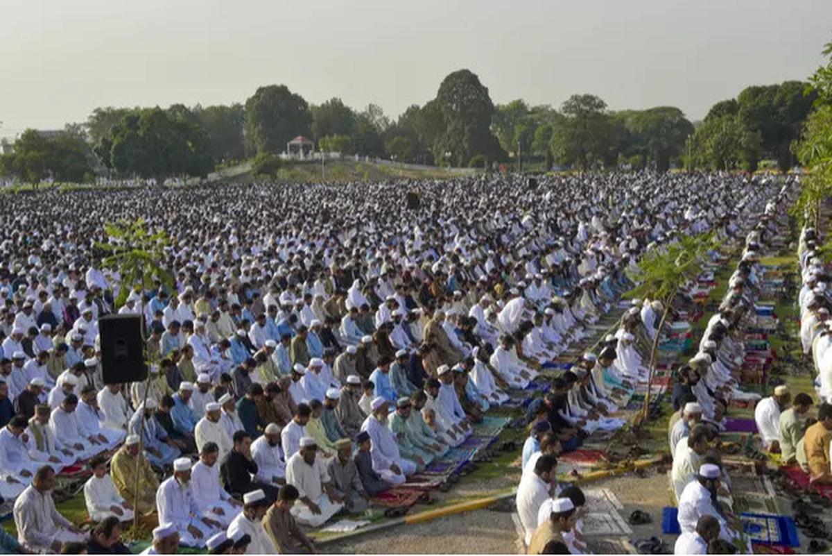 Bolehkah Perempuan Haid Ikut Menghadiri Sholat Idul Fitri di Lapangan?
