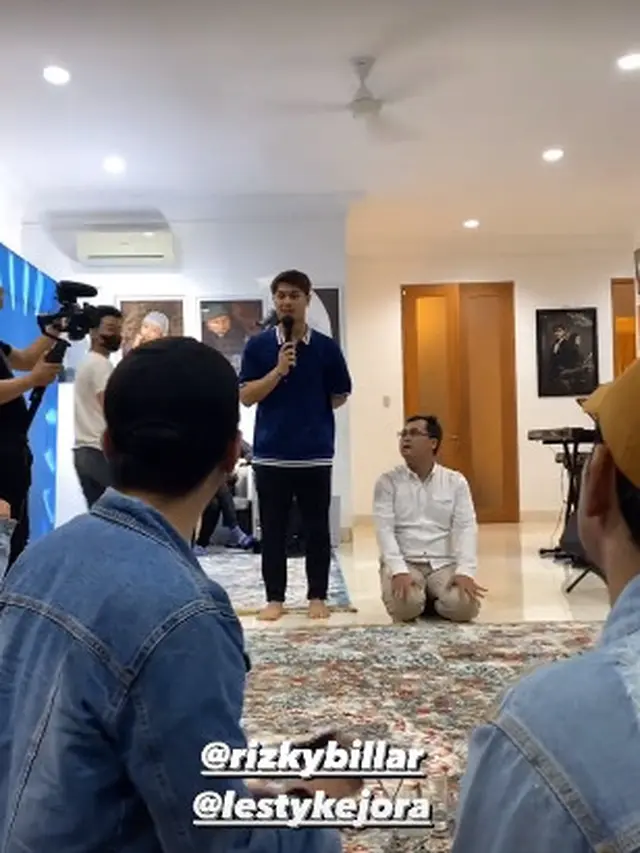 7 Momen Lesty Kejora Reuni Bareng Jebolan D'Academy, Digelar di Rumahnya