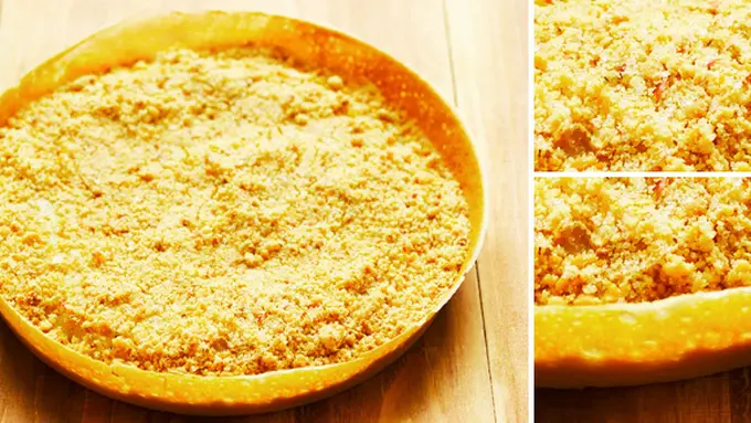 Martabak Manis dengan topping kacang (c) shutterstock