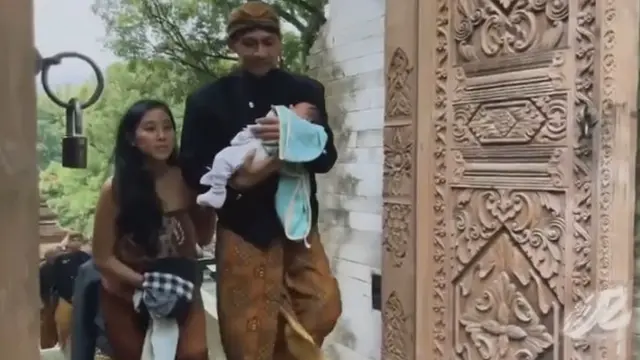 Dikabarkan Sudah Melahirkan, Ini 6 Potret Akikah Anak Olivia Zalianty