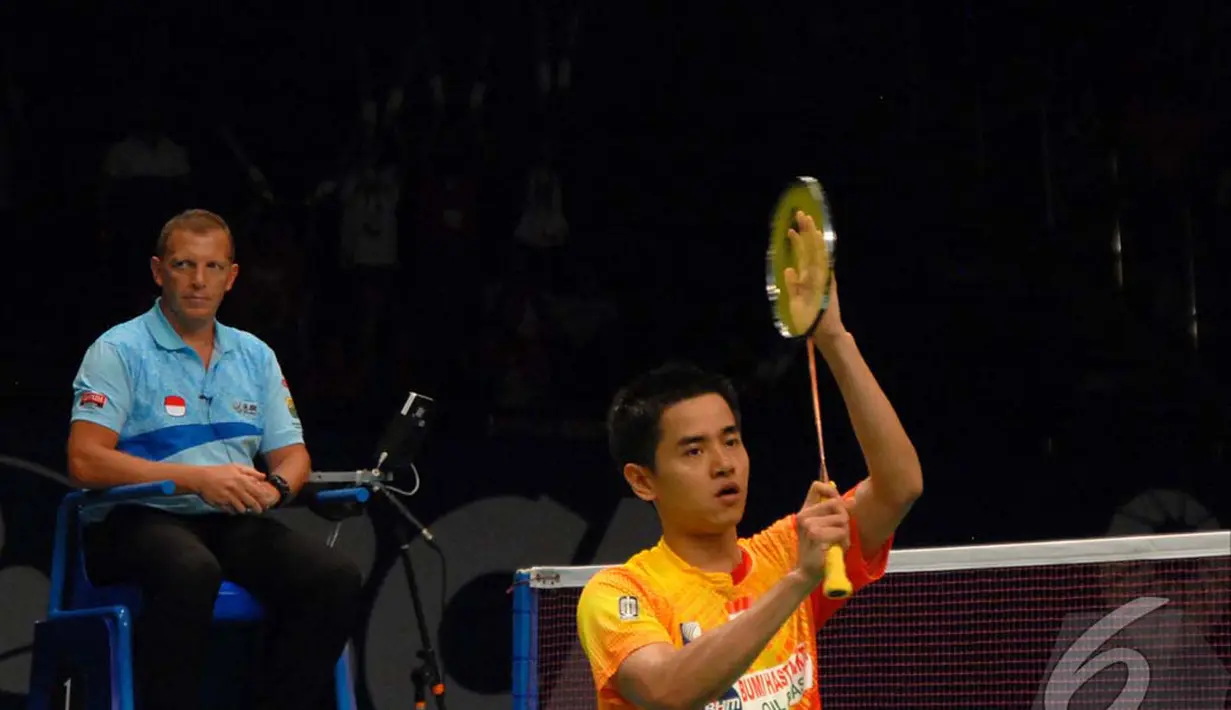 Simon gagal mengulangi kesuksesannya untuk merebut gelar juara seperti yang diraihnya tahun 2014. Ia harus mengakui Hu Yun lebih baik darinya, Jakarta, Kamis (19/6/2014) (Liputan6.com/Miftahul Hayat)