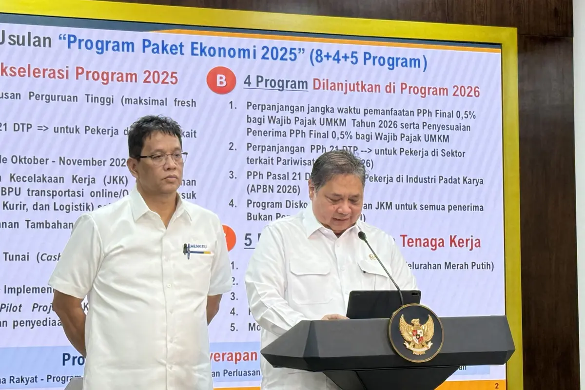 Menko Bidang Perekonomian Airlangga Hartarto umumkan pemerintah membuka program magang bagi lulusan baru atau fresh graduate.