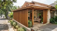 7 Ide Penutup Teras Rumah yang Sejuk tapi Tetap Tertutup, Solusi Cerdas agar Teras Tidak Terasa Pengap