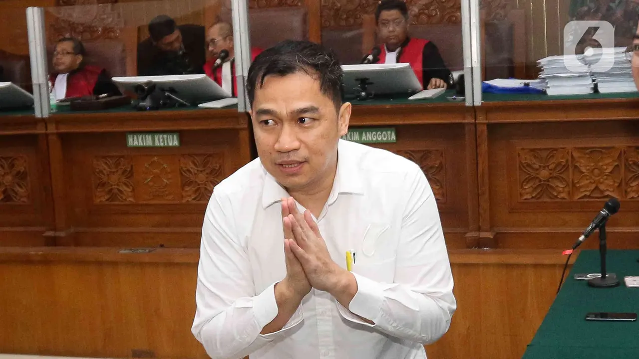 Sujud Syukur dan Tangis Keluarga AKBP Arif Rahman Usai Divonis 10 Bulan Penjara